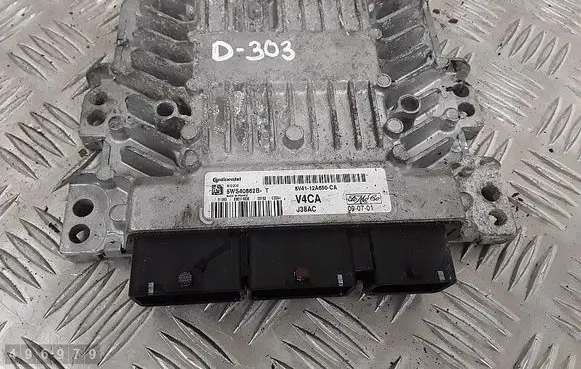 Ford Kuga I Engine control unit/module 8v4112a650ca 5ws40862b j38acsid206