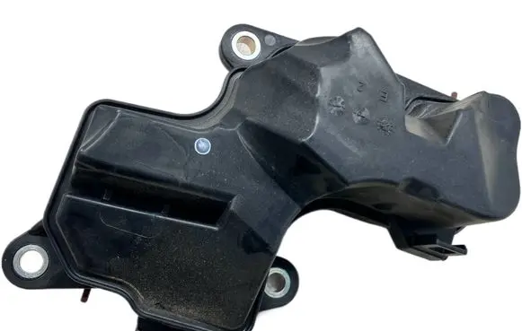 Toyota Yaris XP210 Oil breather separator 