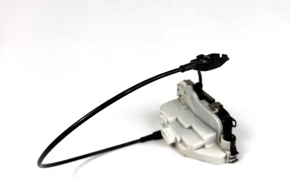 Renault Megane II Front door lock 8200027779
