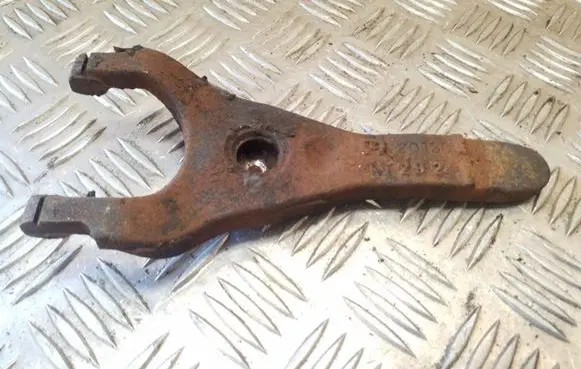 Toyota Avensis Verso Clutch release arm fork 