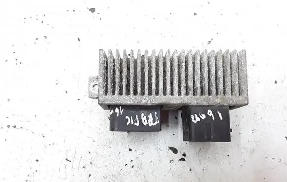 Renault Trafic III (X82) Glow plug pre-heat relay 271206395R