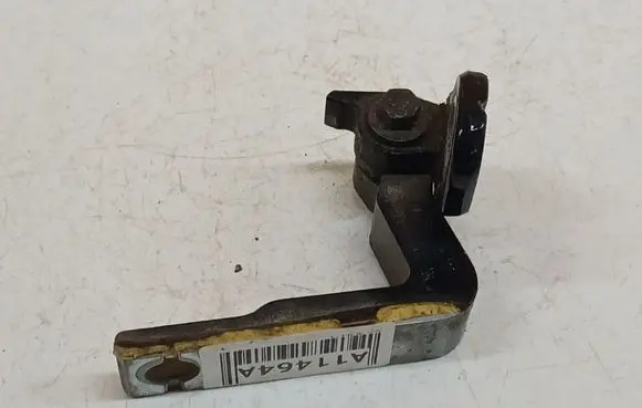 Volvo V40 Front door upper hinge