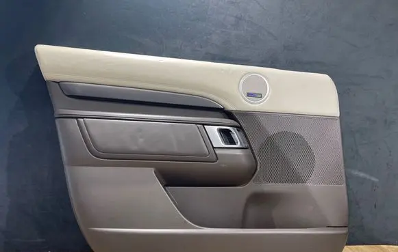 Land Rover Discovery 5 Front door card panel trim 