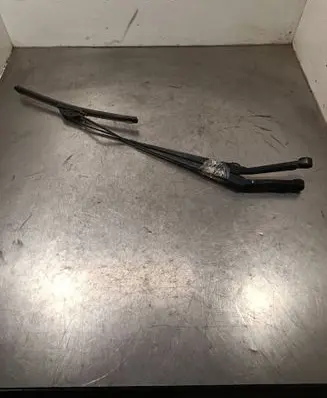 Nissan NV200 Front wiper blade arm 