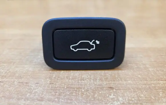 Volvo XC60 Tailgate/boot open switch button 31264960AA