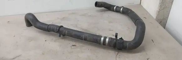 Engine coolant pipe/hose