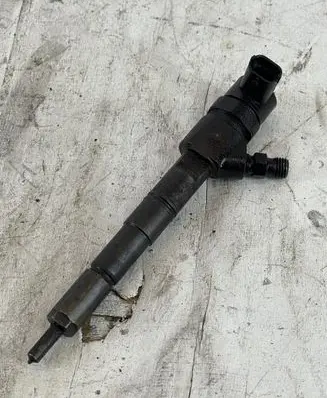 Fuel injector