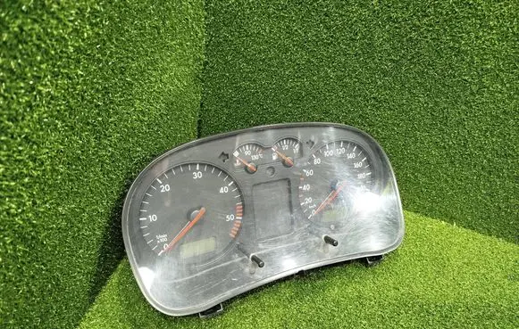 Speedometer (instrument cluster)