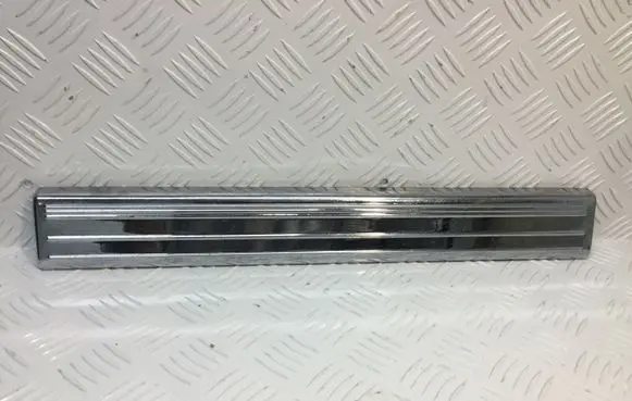 Mercedes-Benz S W220 Front sill trim cover A2206805535