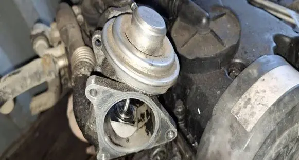 Audi A3 S3 8P EGR valve 038131501S