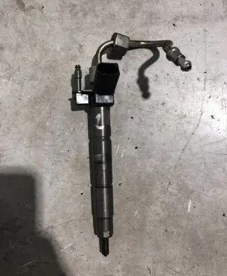 BMW 1 E81 E87 Fuel injector 7797877 779787705 0445116001
