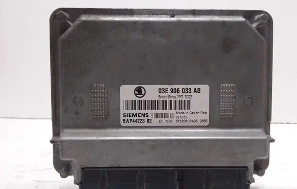 Skoda Fabia Mk1 (6Y) Engine control unit/module 03E906033AB 3PG7002 5WP4422302