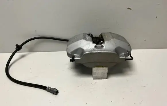 BMW X3 G01 Front brake caliper 6883483