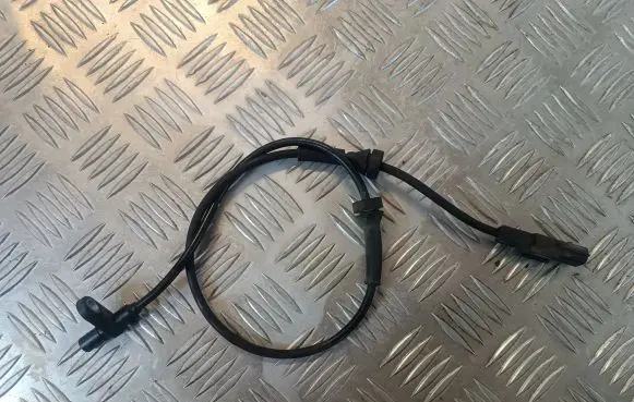 Nissan Qashqai ABS rear brake sensor 479004EA0A