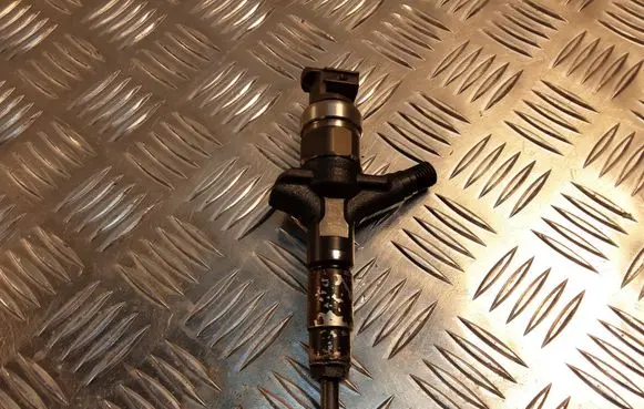 Subaru Legacy Fuel injector 16613AA020
