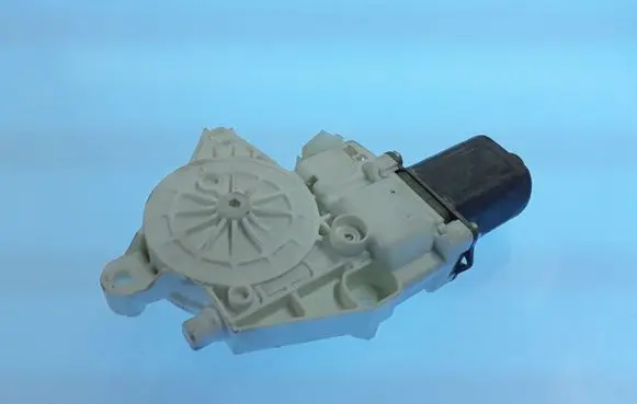 Mercedes-Benz ML W166 Front door window regulator motor 0130822756
