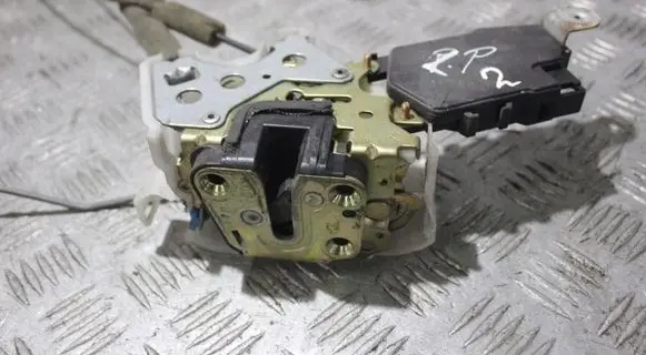 Subaru B9 Tribeca Front door lock 