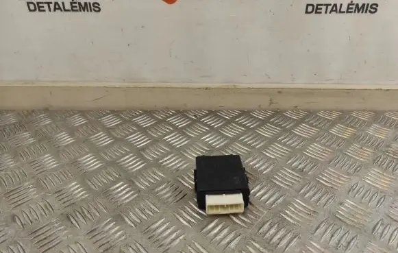 Toyota RAV 4 (XA30) Window wiper relay 8594042020 4230001000