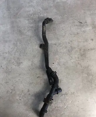 Engine coolant pipe/hose