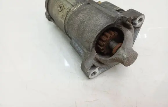 Volvo V70 Starter motor 30644780