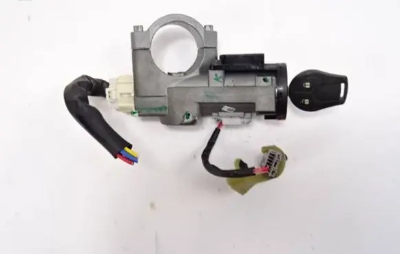 Nissan Juke I F15 Ignition lock