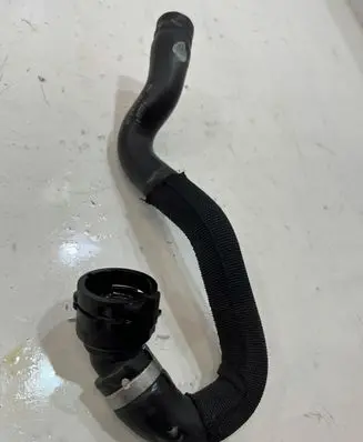 Audi A8 S8 D4 4H Engine coolant pipe/hose 4H1819372M | 888.119.702