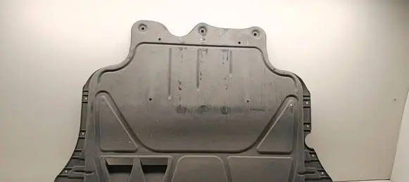 Volkswagen PASSAT B8 Engine splash shield/under tray 3Q0825235A