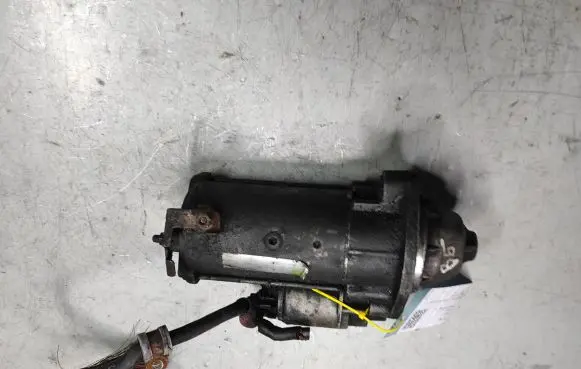 Volkswagen PASSAT B5 Starter motor 068911024E