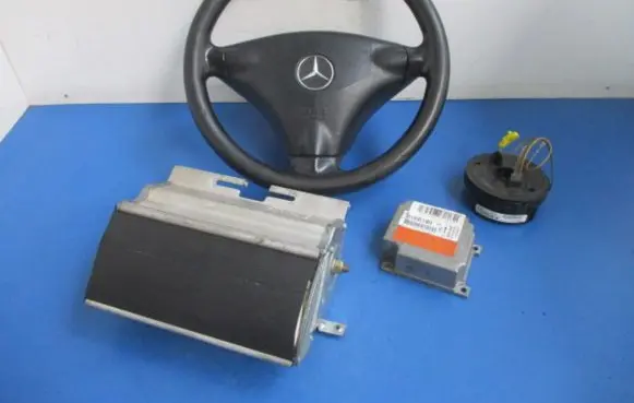 Mercedes-Benz Vaneo W414 Steering wheel