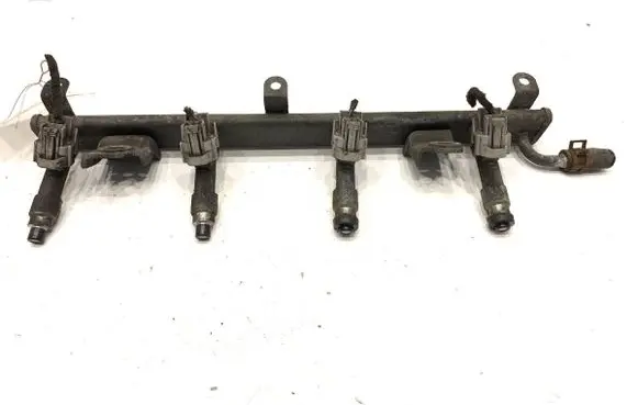 Suzuki SX4 Fuel main line pipe