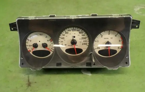 Chrysler PT Cruiser Speedometer (instrument cluster) 04671815AJ