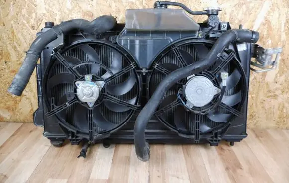 Mazda 3 III Coolant radiator PE2015200 839700504 8397005