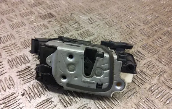 Seat Leon (5F) Rear door lock 5K4839016AG