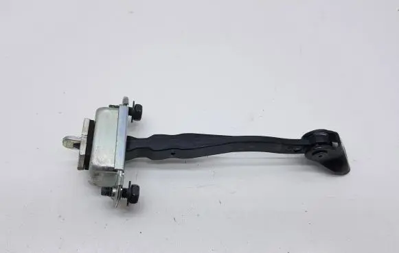 Nissan Leaf II (ZE1) Rear door check strap stopper