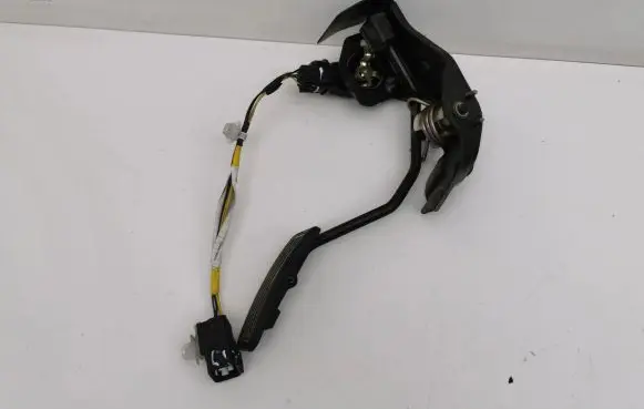 Toyota Avensis T250 Accelerator throttle pedal