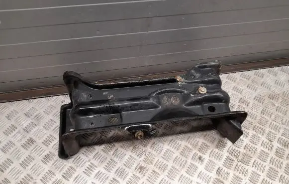 Jeep Grand Cherokee Gearbox mounting bracket 68252525AA