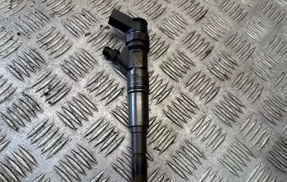 BMW 3 E90 E91 Fuel injector 0445110216 7793836