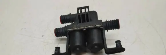 BMW 5 E60 E61 Coolant heater control valve 6931708 071219 1147412181