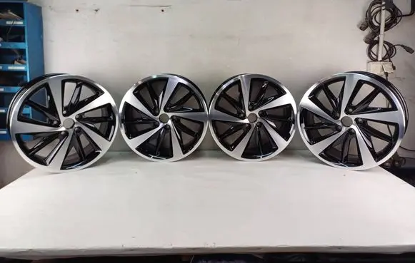 Seat Leon (5F) R18 alloy rim 5F0601025E