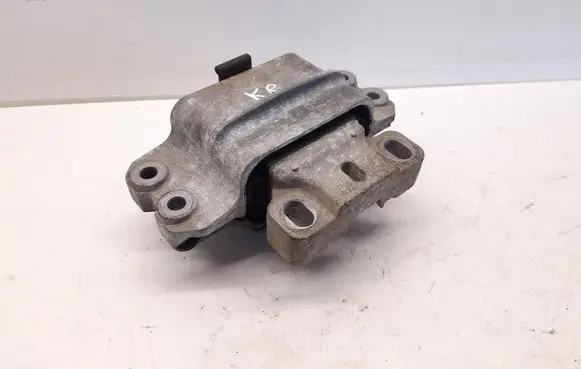 Volkswagen Touran I Engine mount bracket 1K0199555