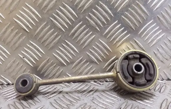 Subaru Legacy Engine mount bracket