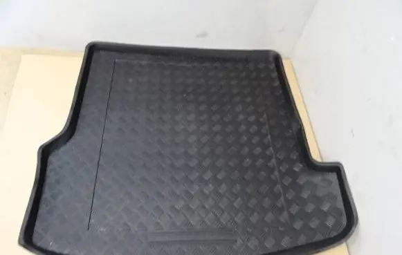 Volkswagen PASSAT B5 Rubber trunk/boot mat liner 