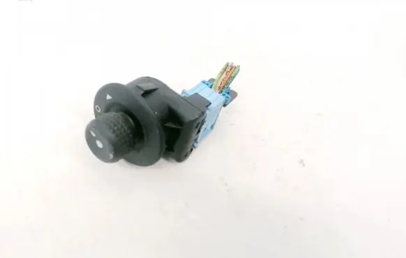 Citroen Xsara Picasso Wing mirror switch 185526
