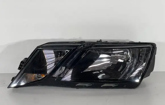 Skoda Octavia Mk3 (5E) Headlight/headlamp 030110420100 5E1941015C