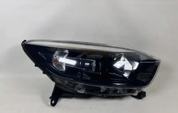 Renault Captur Headlight/headlamp 260105066R