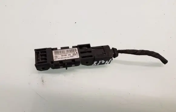 Mercedes-Benz S W220 Airbag deployment crash/impact sensor 0028200826