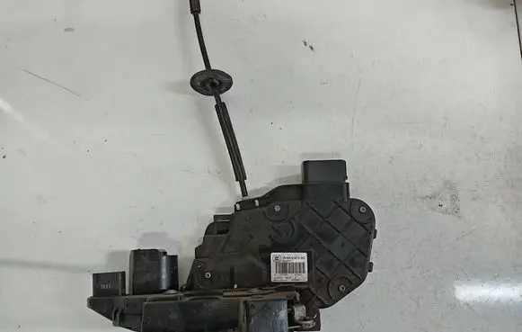 Jaguar XJ X351 Front door lock 6W8A21812GD 6W8A-21812-GD