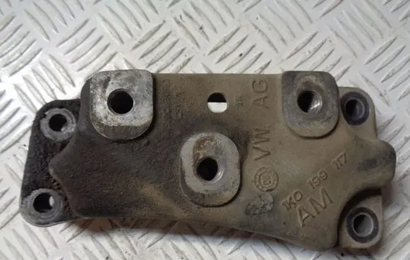 Volkswagen Caddy Gearbox mounting bracket 1K0199117