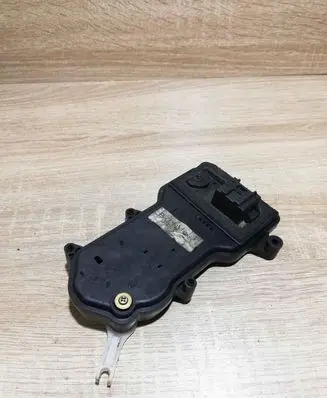 Mazda 626 Air flap motor/actuator BLH6H2C
