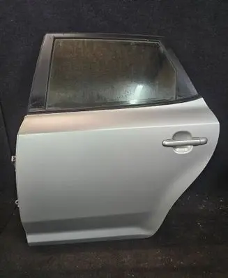 KIA Ceed Rear door